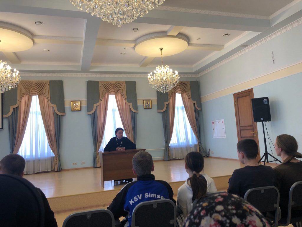 Ученики воскресной школы посетили Омскую Духовную семинарию