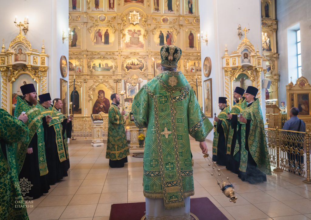 Митрополит Дионисий совершил Всенощное бдение в соборе